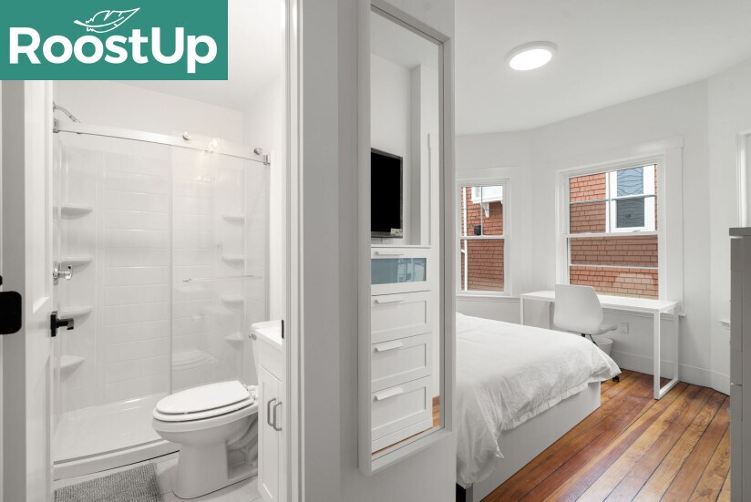 Building Photo - Furnished Bedroom with Private Ensuite Bat...