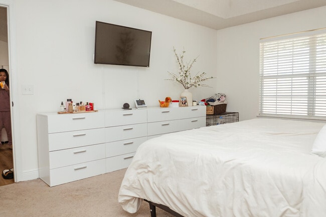 Building Photo - 641 Territory Ln