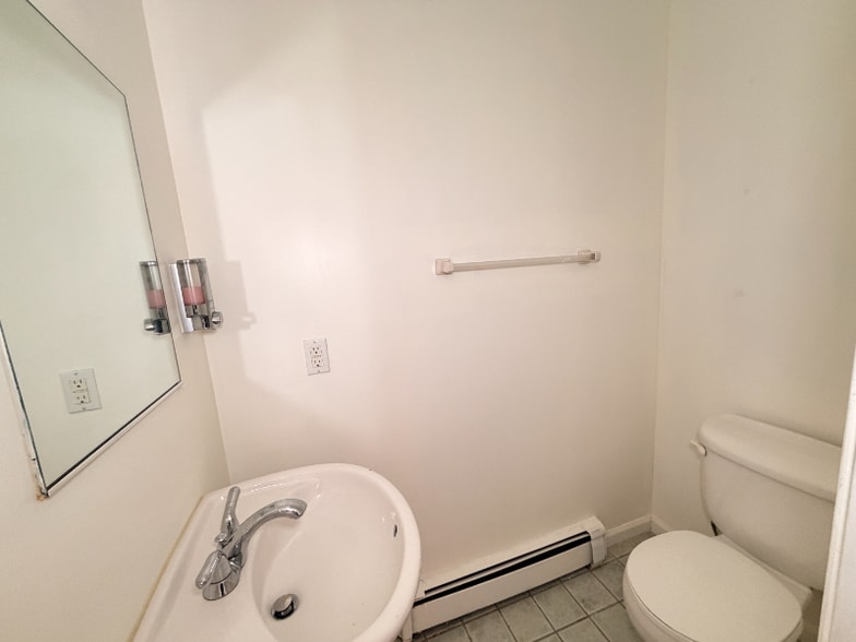 Building Photo - 219 Mary Lou Ave