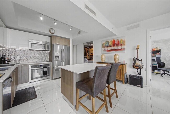 Building Photo - 5252 NW 85th Ave