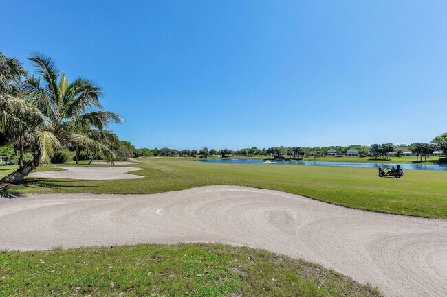 Building Photo - 354 Jacaranda Dr