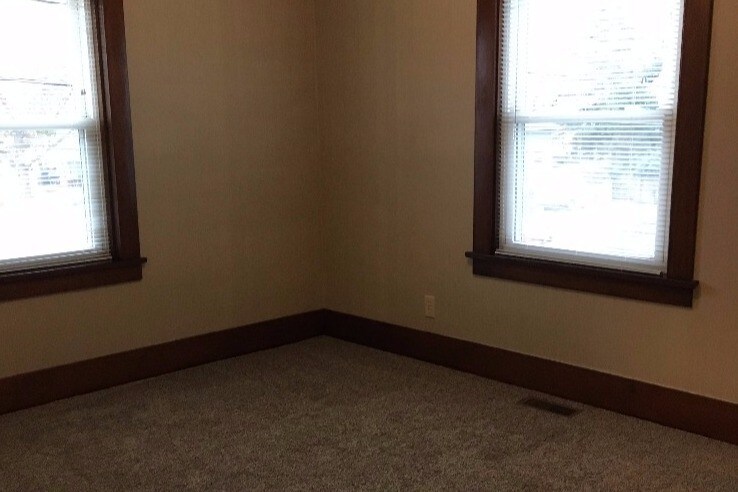 Bedroom - 318 W Crawford St