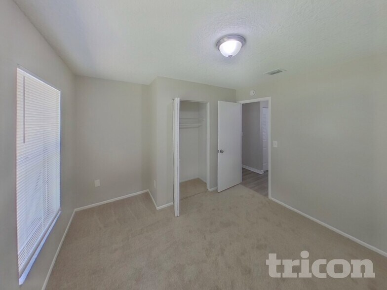 Building Photo - 707 Climate Dr