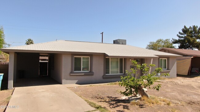 Building Photo - 3336 W Turney Ave