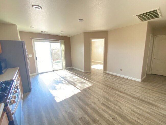 Building Photo - One Bedroom & One Full Bathroom Downstairs...