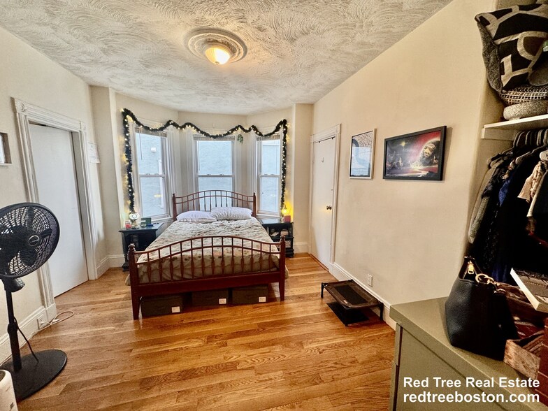 Building Photo - 26 Egleston St