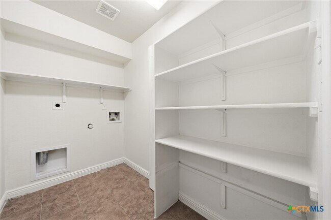 Building Photo - 9513 Fratelli Court