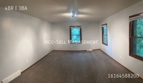 Building Photo - 2580 Emerson Ave NW