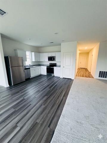 Building Photo - 12733 Big Rnch Rd