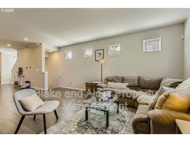 Building Photo - 12357 SE Goali Ct