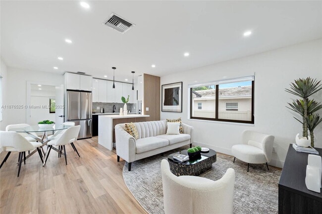 Building Photo - 1201 N 16th Ave