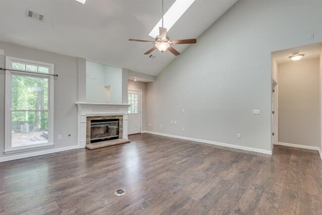 Building Photo - 6515 Fairgreen Dr