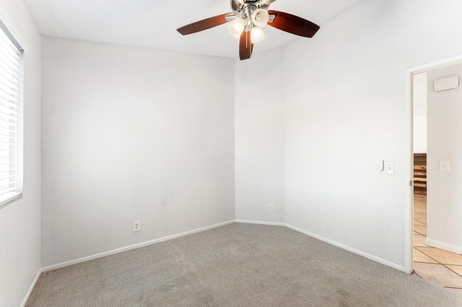 Building Photo - 80676 Willow Ln