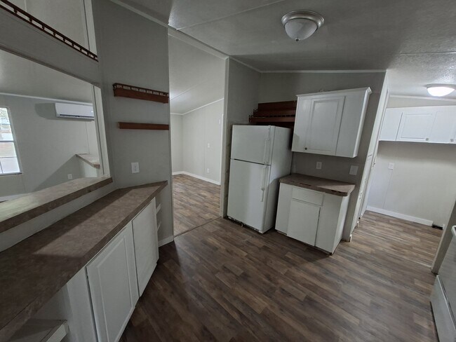Building Photo - 111 Carnes Blvd