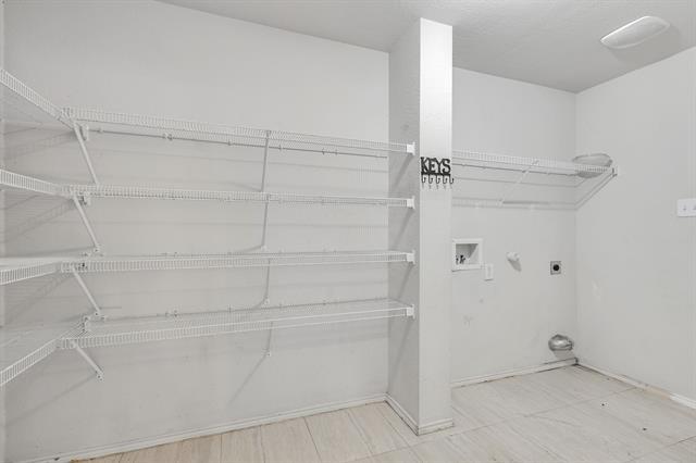 Building Photo - 2141 Franks St