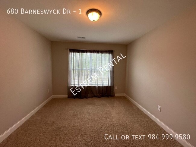 Building Photo - 680 Barneswyck Dr