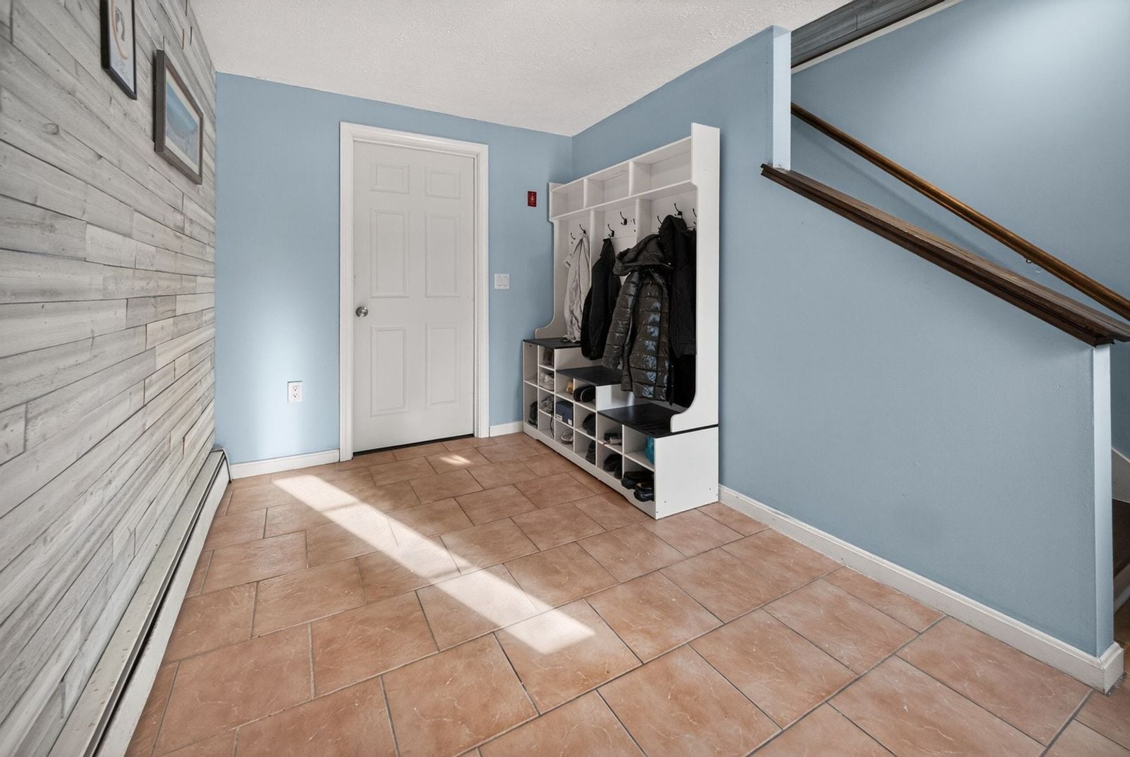 Building Photo - 15 Culver St