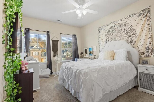 Building Photo - 821 Tramore Ct