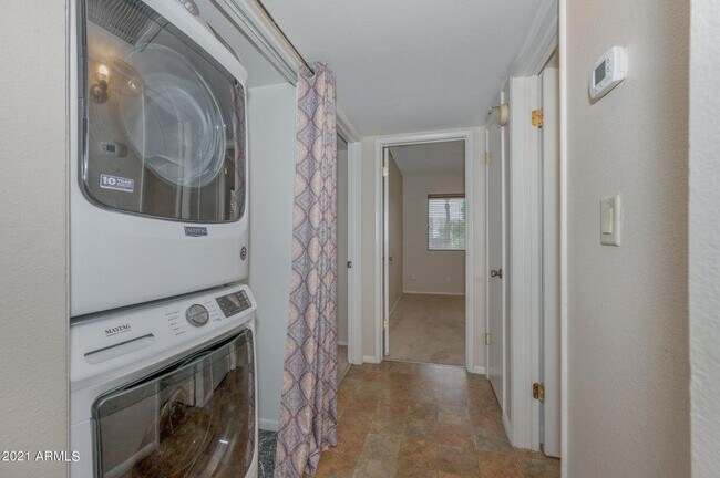 Building Photo - 1262 N 84th Pl