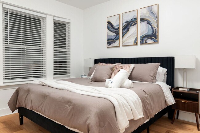 Building Photo - 618 W Patterson Ave