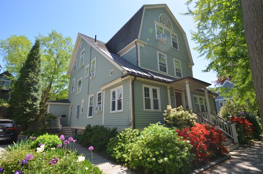 Building Photo - 41 Coolidge St