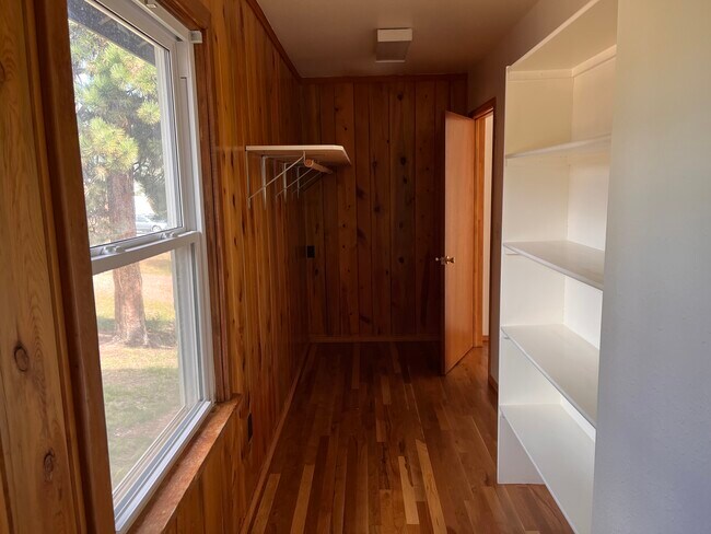 Building Photo - 305 Dewell Rd