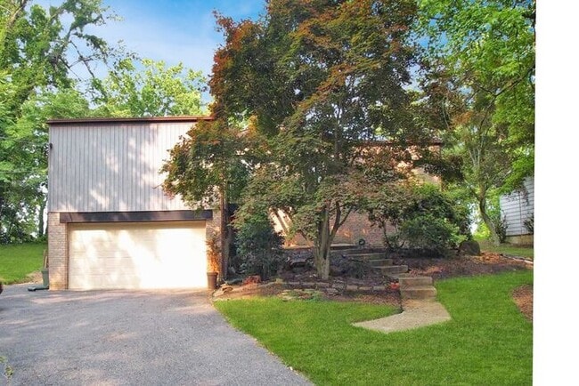 Primary Photo - 3948 S Shore Dr