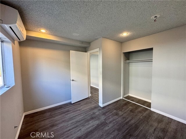 Building Photo - 1131 N Ave 56