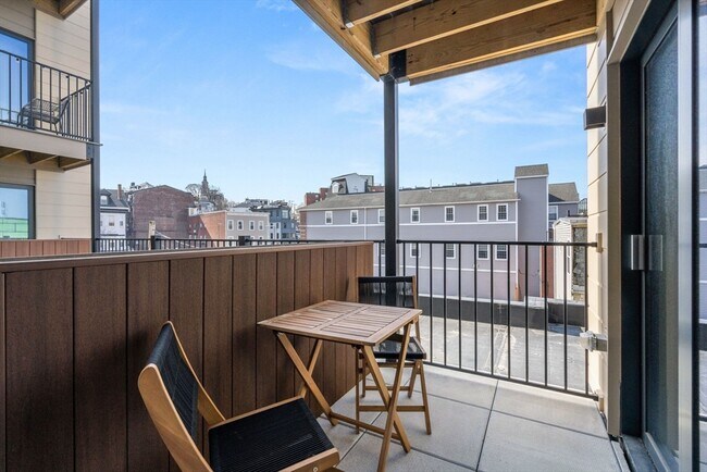 Building Photo - 457 W Broadway