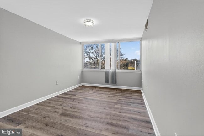 Building Photo - 1804 Metzerott Rd