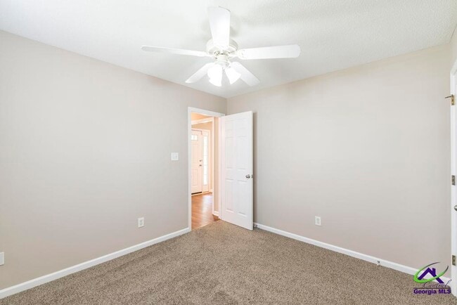 Building Photo - 462 Falkirk Dr