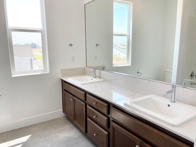 Building Photo - BRAND NEW 4/3.5 Lennar with In-Law Suite
