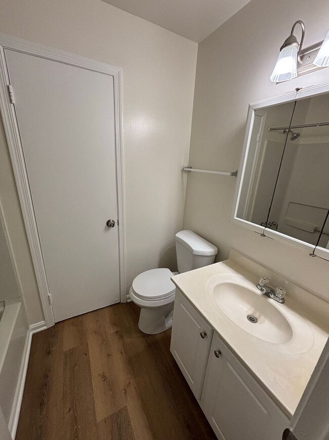 Building Photo - Updated 3Bedroom/2Bathroom - Great Location!