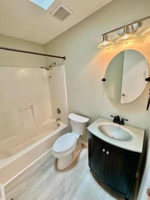 Building Photo - 519 E Timberlake Dr