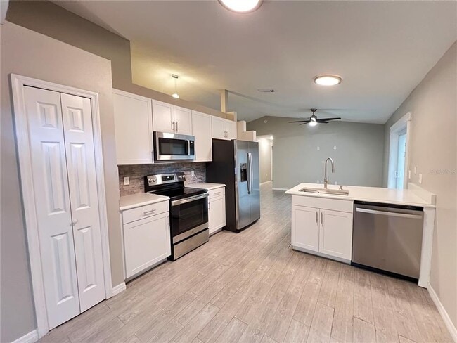Building Photo - 1357 Woodwind Dr