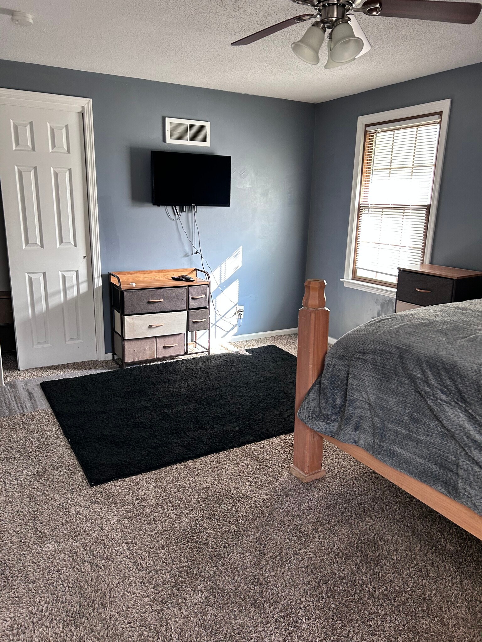 Building Photo - 1205 N Parker St