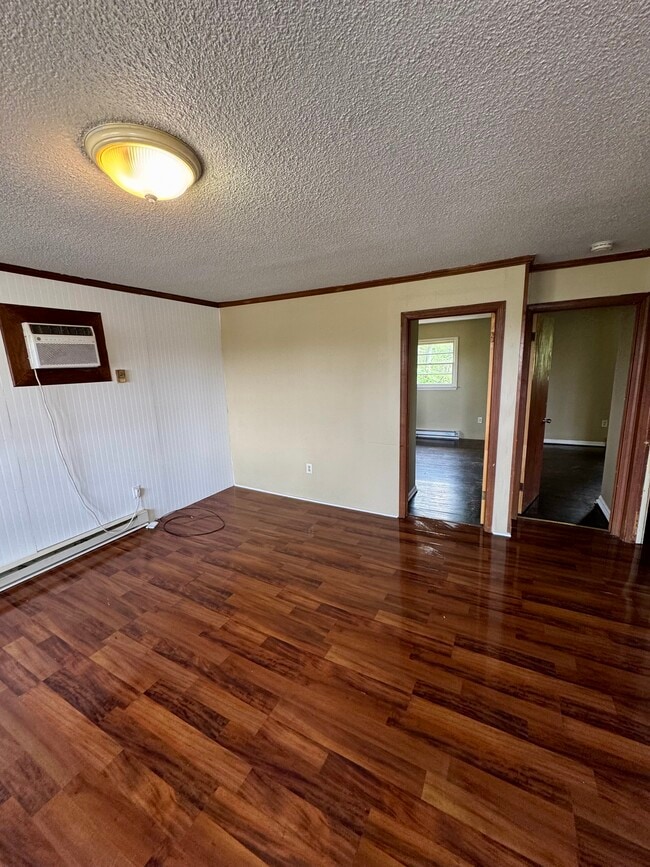 Building Photo - 1140 Crewdson Dr