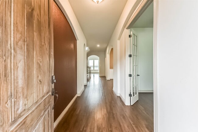 Building Photo - 9634 Lansing Meadows Dr