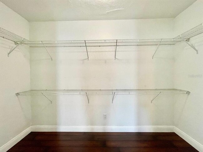 Building Photo - 909 N Excelda Ave