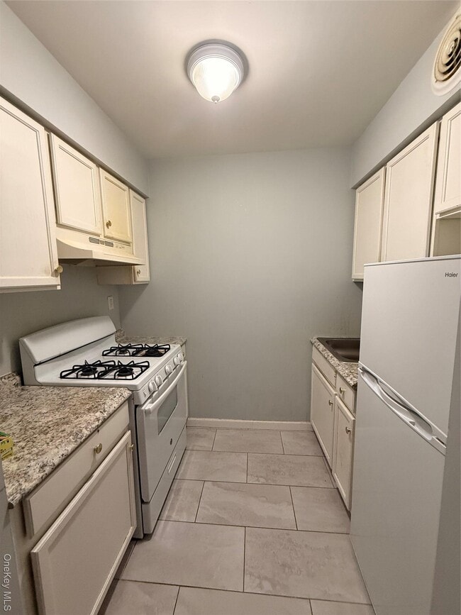 Building Photo - 1234 Hoe Ave