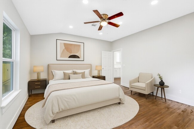 Building Photo - 312 Maple Ave