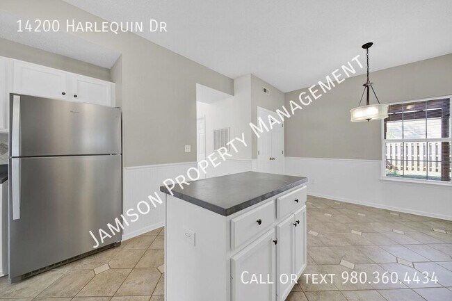 Building Photo - 14200 Harlequin Dr