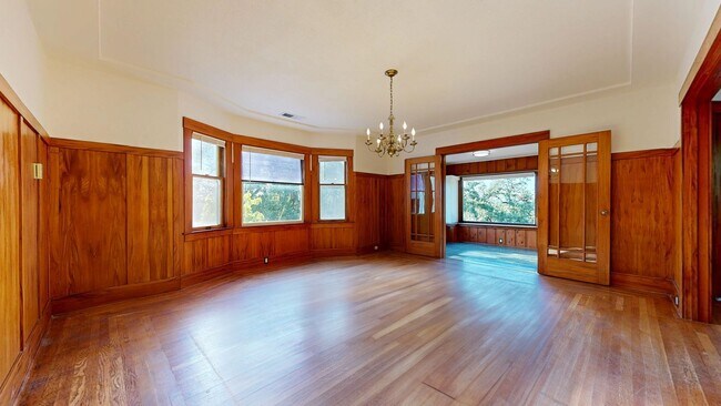 Building Photo - Bright Country Three Bedroom One Bathroom ...