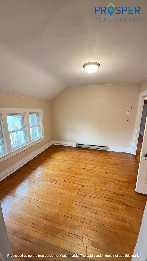 Building Photo - ST221X