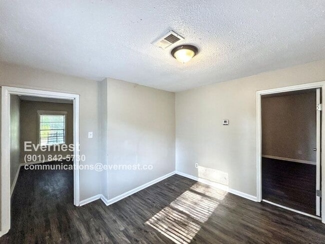 Building Photo - 1470 Ethlyn Ave