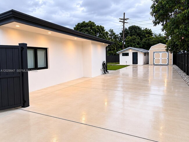 Building Photo - 5350 NW 174th Dr
