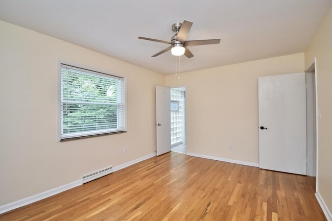 Building Photo - 7236 Longfield Dr