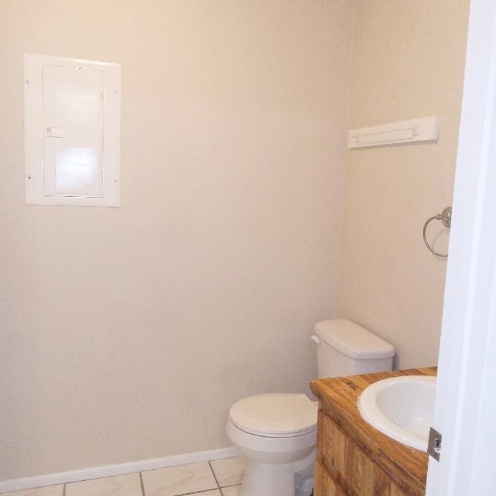 Building Photo - 5145 SE 31st St