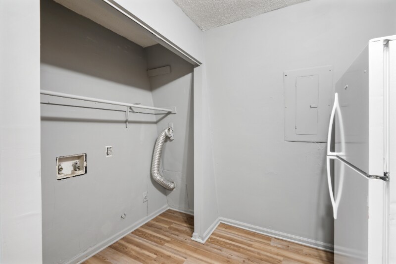 Building Photo - 511 Poplar St