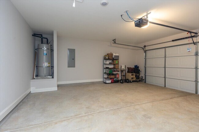 Building Photo - 5961 Uselton Dr